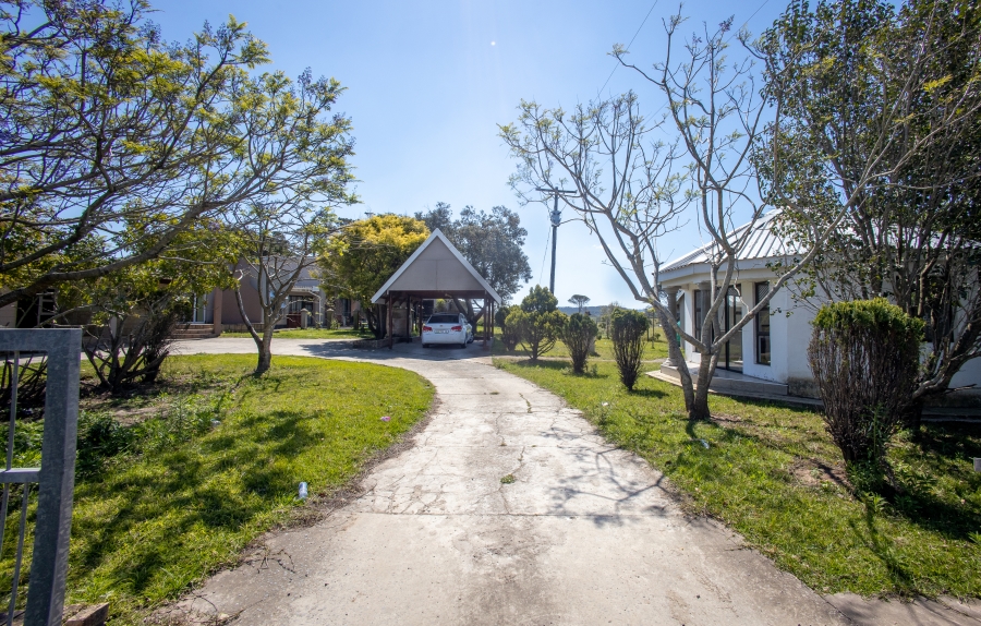 17 Bedroom Property for Sale in Cove Rock Eastern Cape